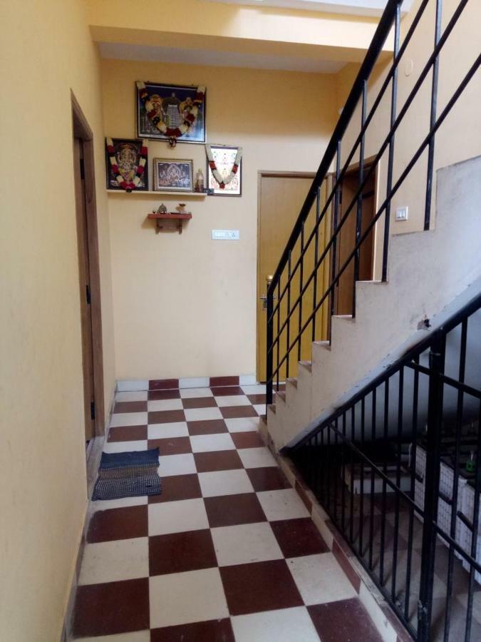 Hotel Lakshmi Illam Tirukkadaiyur Esterno foto